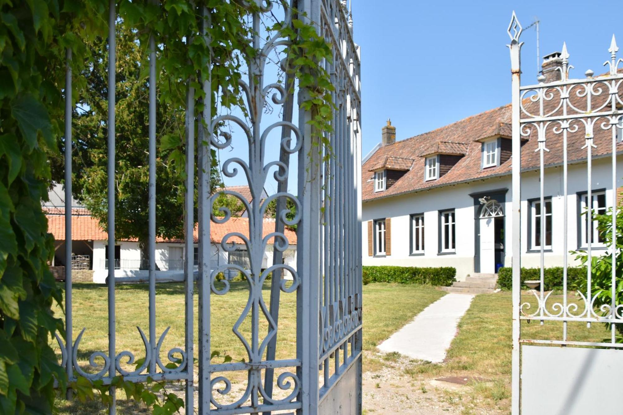 Jusqu'A 30 Pers - Jacuzzi - Terrasses - Barbecue - Reunion De Famille Ou Seminaire Villa Verton Exterior photo